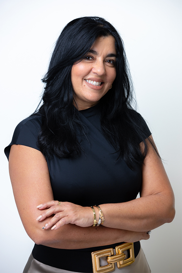 Dr. Farah, dentist at Deluxe Dental in Miami area